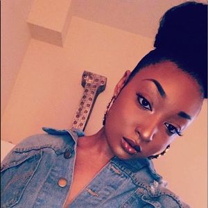 Meet your Posher, Davida